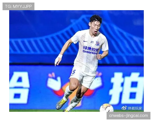 年轻中卫的首个完整赛季：在密集赛程中学习如何保持防守专注度